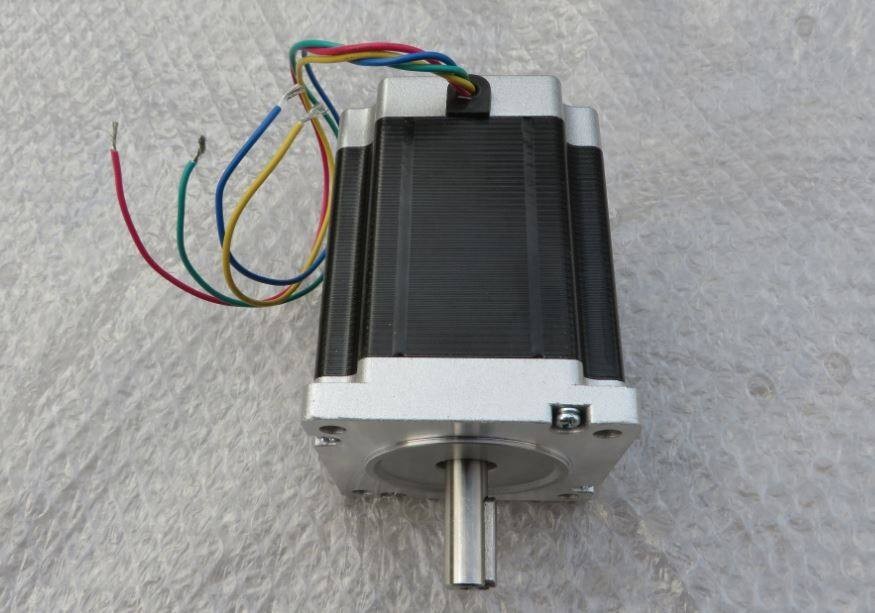 多臺步進(jìn)電機(jī)可以用一個驅(qū)動器控制嗎？